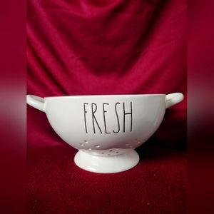 Rae Dunn Fresh Colander